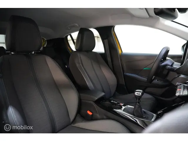 Peugeot 208 1.2 PureTech Allure Pack 2023 Benzine 18