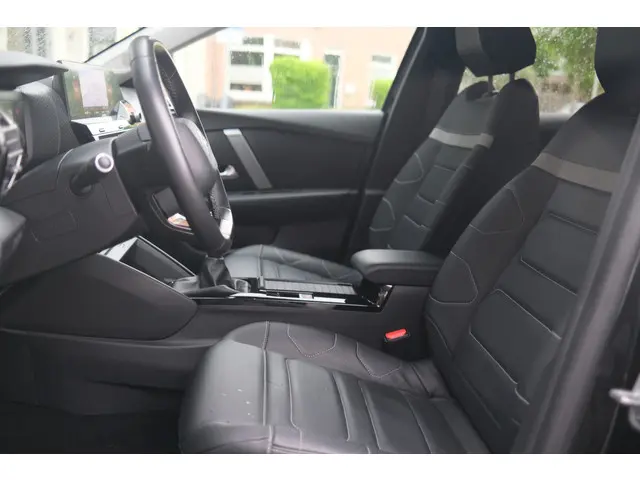 Citroën C4 PT 130 Shine 2021 Benzine 23