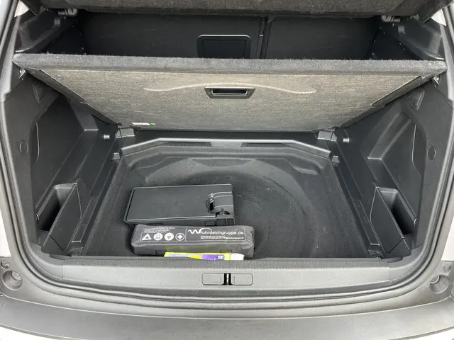 Peugeot 3008 1.6 e-THP GT Line 2017 Benzine 30