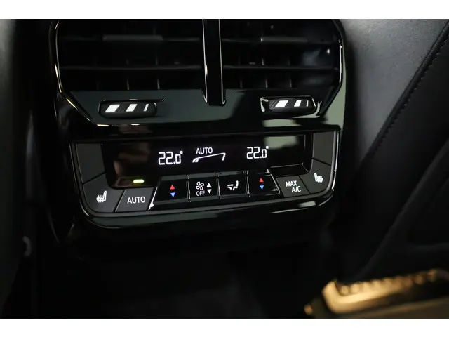 BMW iX xDrive45 101 kWh M Sport Pro 2025 Elektrisch 32