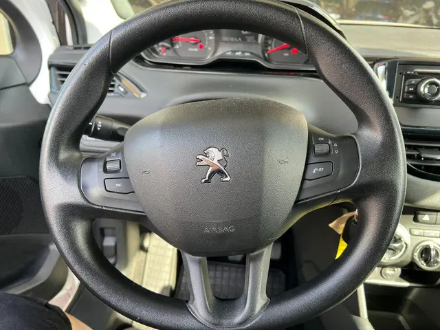 Peugeot 208 1.0 VTi Access 2013 Benzine 8
