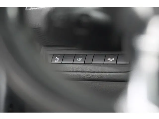 Peugeot 2008 PureTech 110 Allure 2018 Benzine 31