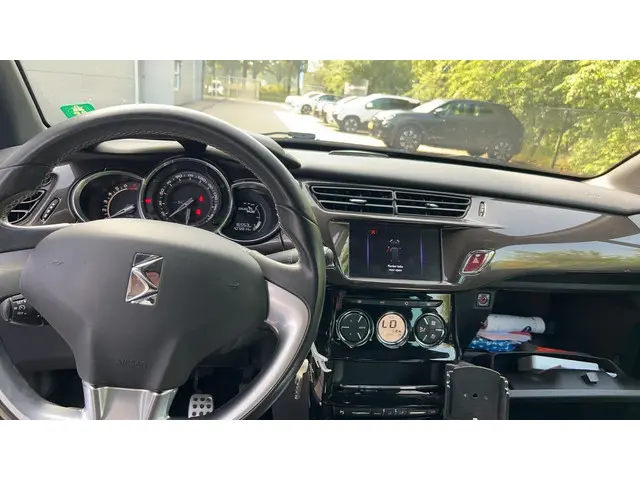 DS DS 3 1.2 PureTech So Chic navi LM org NL 2017 Benzine 4