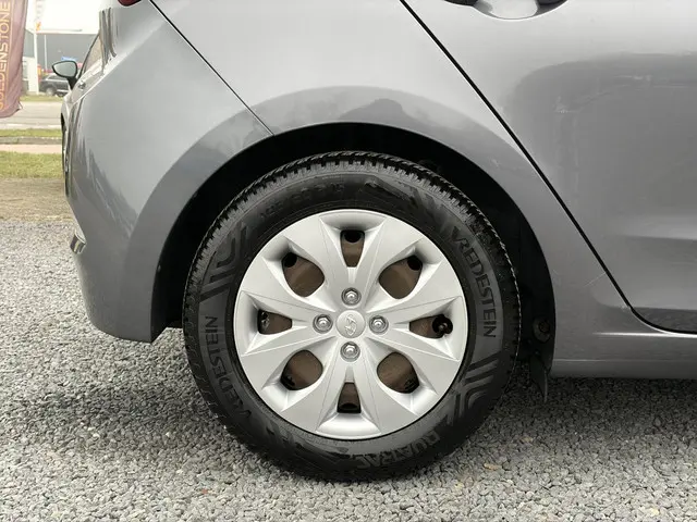 Hyundai i20 1.2 HP i-Motion Comfort 2015 Benzine 28