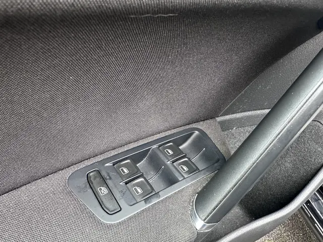 Volkswagen Golf Variant 1.2 TSI Highline 2013 Benzine 32