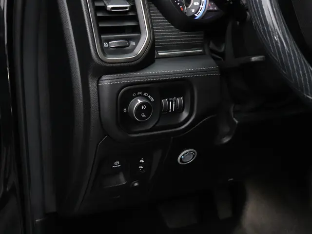 Dodge Ram 1500 5.7 V8 4x4 Crew Cab Limited 2020 Benzine 25