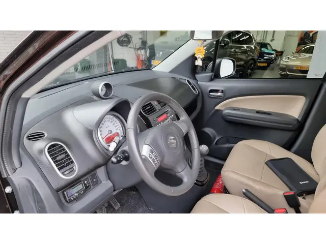 Suzuki Splash 1.2 Comfort vol leer 2013 Benzine 14