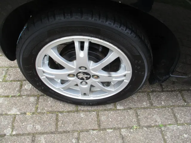 Peugeot 107 1.0 Active 2013 Benzine 4