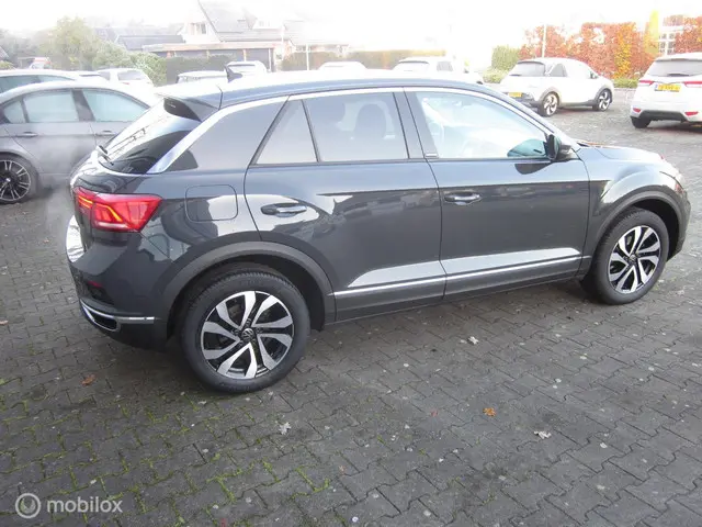 Volkswagen T-Roc 1.5 TSI Style Business 2021 Benzine 4