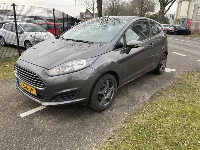 Ford Fiesta 1.25 2015 Benzine 4