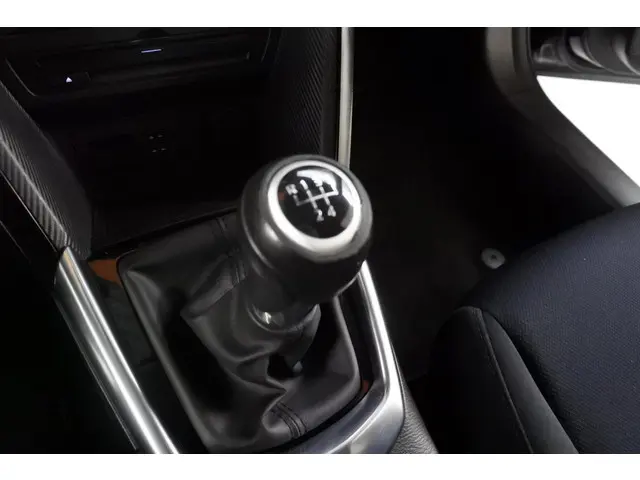 Mazda 2 1.5 90pk Nakama 2016 Benzine 24