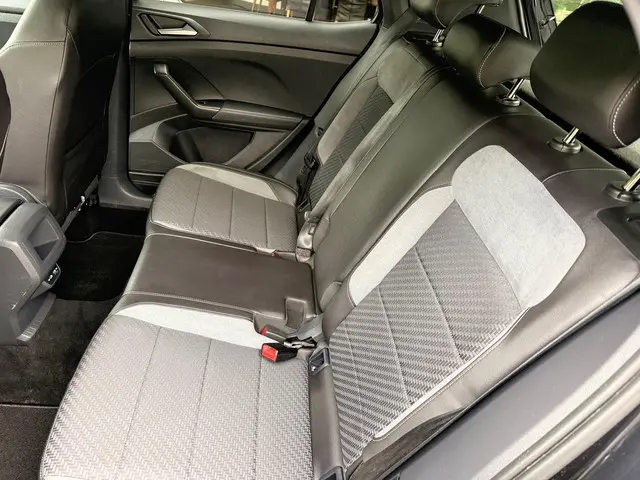 Volkswagen T-Cross 1.0 TSI R-Line 2023 Benzine 9