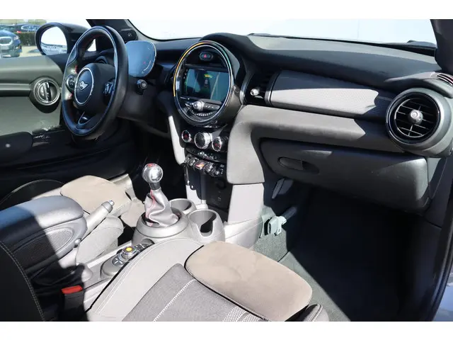 MINI Cooper Mini 1.5 2021 Benzine 9