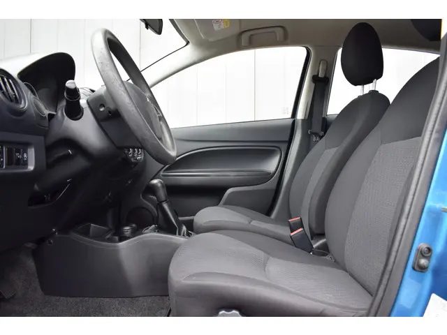 Mitsubishi Space Star 1.0 5Drs Cool+ 2017 Benzine 7