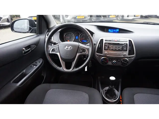 Hyundai i20 1.2i i-Motion Airco 2012 Benzine 8
