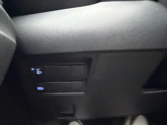 Toyota Yaris 1.5 Hybrid Active 2022 Hybride Benzine 13