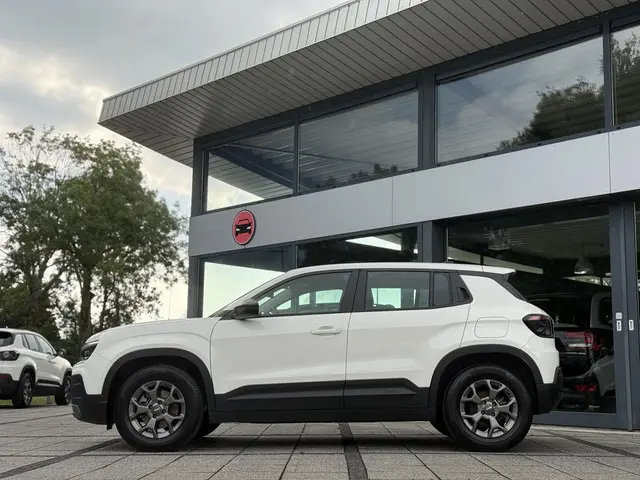 Jeep Avenger Longitude 54 kWh Aut. 2023 Elektrisch 3