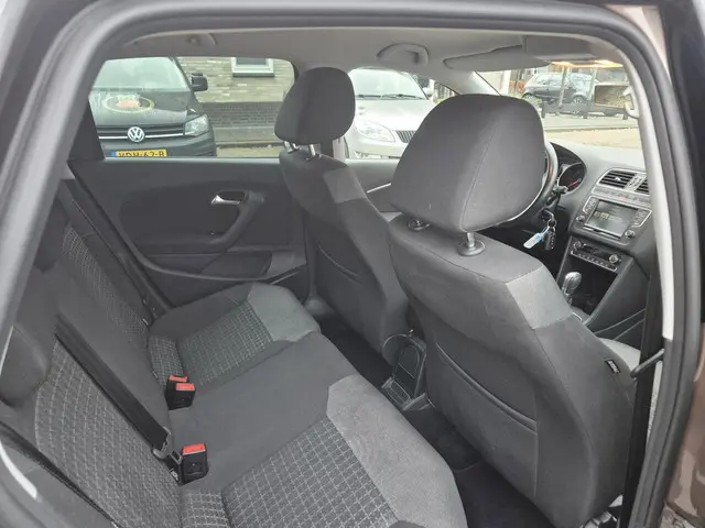 Volkswagen Polo 1.2 TSI Highline 2016 Benzine 17