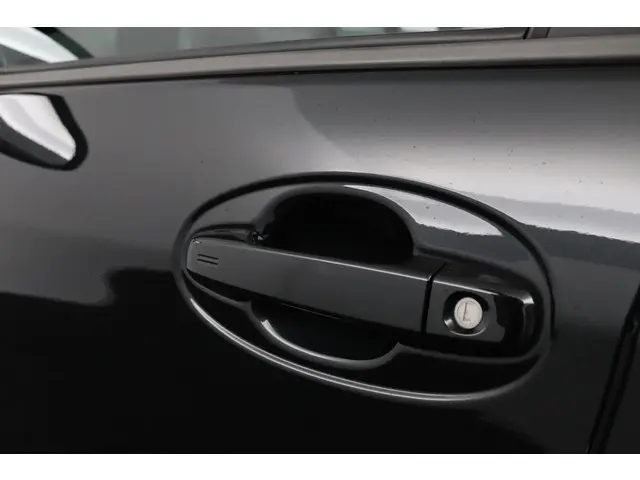 Toyota Yaris 1.5 Hybrid Dynamic 2020 Hybride Benzine 35