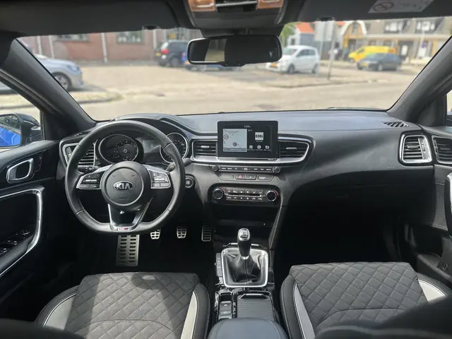Kia Ceed 1.4 T-GDi GT-Line 2019 Benzine 11