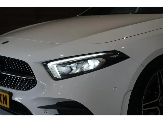 Mercedes-Benz A-Klasse 180 AMG Line 2020 Benzine 16