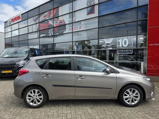 Toyota Auris 1.3 VVT-i 100 PK Now, Trekhaak 2014 Benzine 15