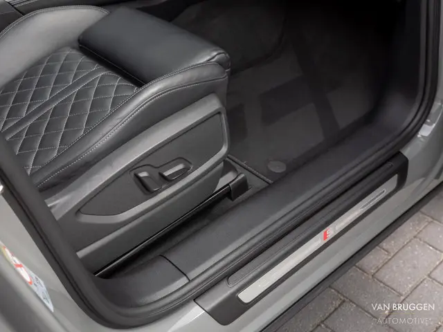 Audi Q5 55 TFSI e S-Line 2021 Hybride Benzine 34