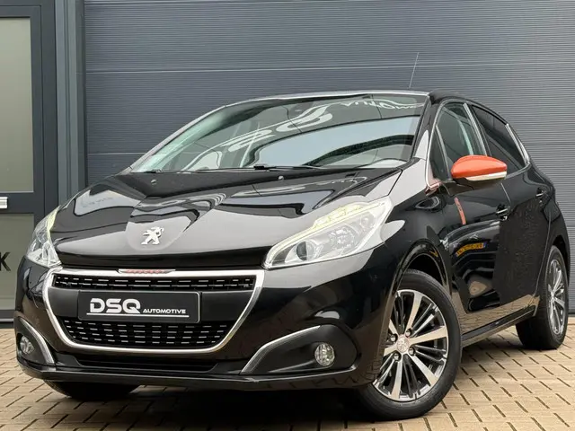Peugeot 208 1.2 PureTech Roland Garros 2016 Benzine