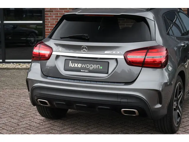 Mercedes-Benz GLA 180 AMG Night 2019 Benzine 44