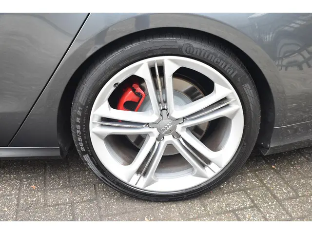 Audi A8 4.0 TFSI S8 quattro Pro Line+ 2013 Benzine 9