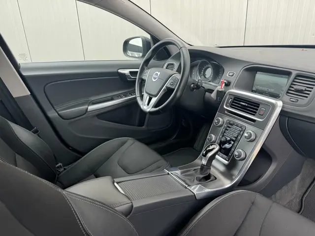 Volvo V60 1.5 T3 Nordic+|Navi|NL-Auto|Geartronic 2016 Benzine 4