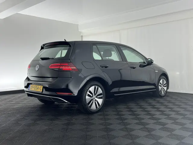 Volkswagen e-Golf {SOH-88%} 2019 Elektrisch 6
