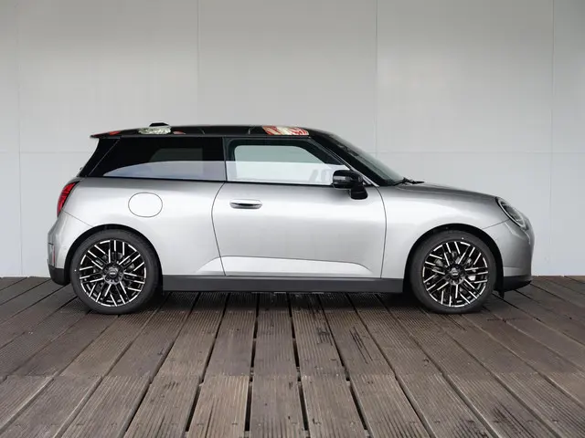 MINI Electric 3-deurs SE 2025 Elektrisch 4