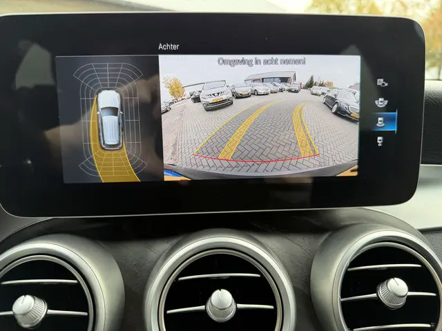 Mercedes-Benz GLC 300 4MATIC Advantage 2020 Benzine 30