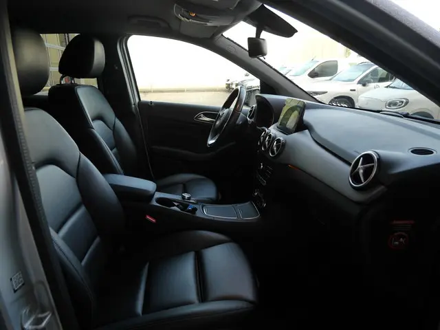 Mercedes-Benz B-Klasse 180 Prestige 2017 Benzine 12