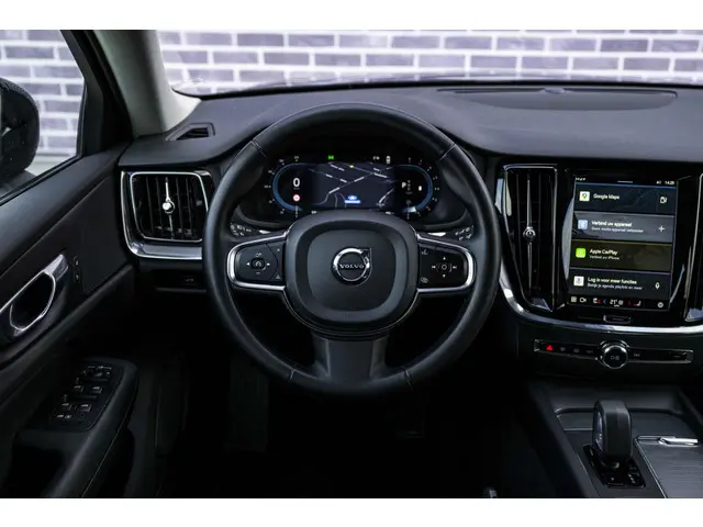 Volvo V60 2.0 B3 Essential Edition 2023 Benzine 4