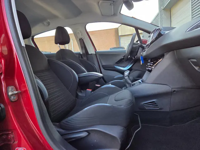 Peugeot 208 1.2 VTi Blue Lease Executive 2013 Benzine 14