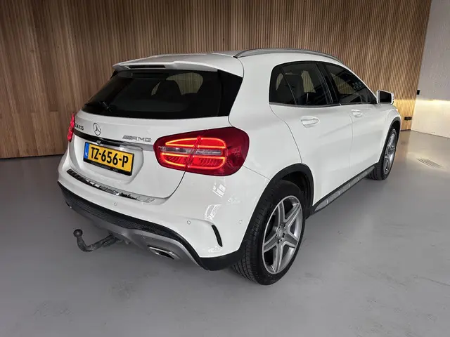 Mercedes-Benz GLA 200 AMG 2015 Benzine 2