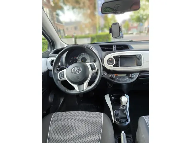 Toyota Yaris 1.3 VVT-i Aspiration 2013 Benzine 20