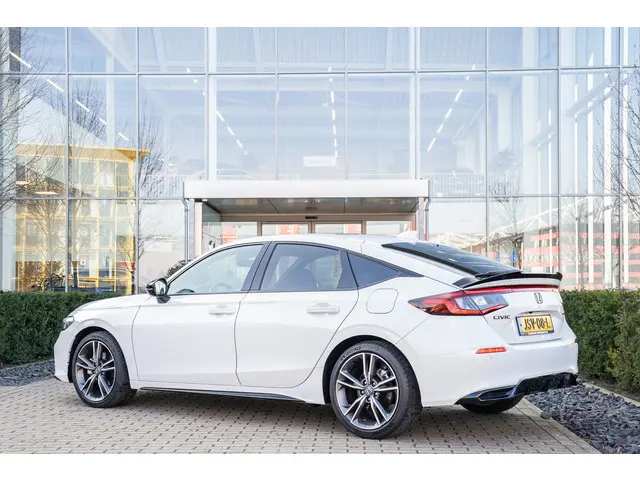 Honda Civic 2.0i e:HEV ADVANCE 2026 Hybride Benzine 32