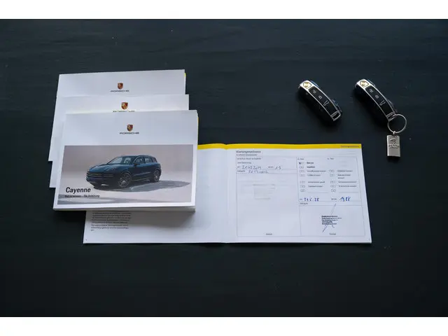 Porsche Cayenne S E-Hybrid 2024 Hybride Benzine 26