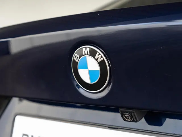 BMW 3 Serie Sedan 318i 2025 Benzine 18