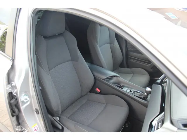 Toyota C-HR 1.8 Hybrid Active 2019 Hybride Benzine 13