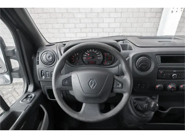 Renault Master T35 2.3 dCi L3H2 DL Energy 2018 Diesel 15