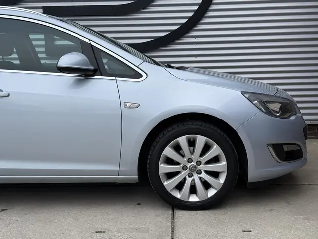Opel Astra Sports Tourer 1.4 Turbo Sport + 2015 Benzine 31