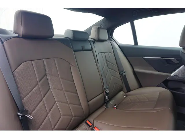 BMW i5 eDrive40 2025 Elektrisch 9