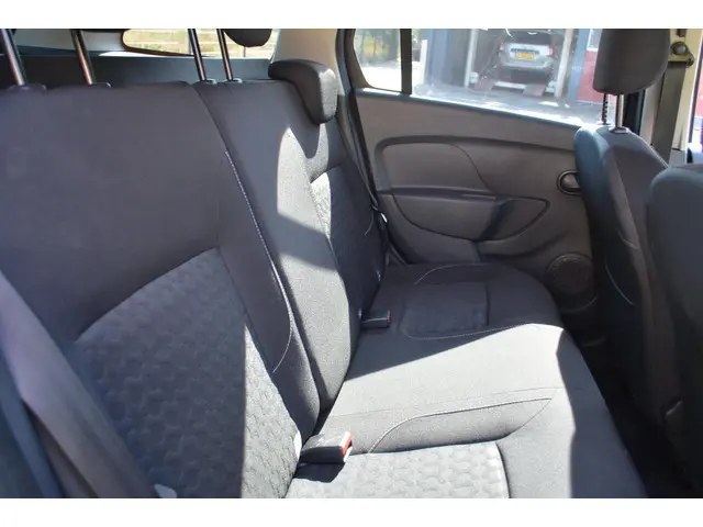 Dacia Logan MCV 0.9 TCe Prestige 2015 Benzine 8