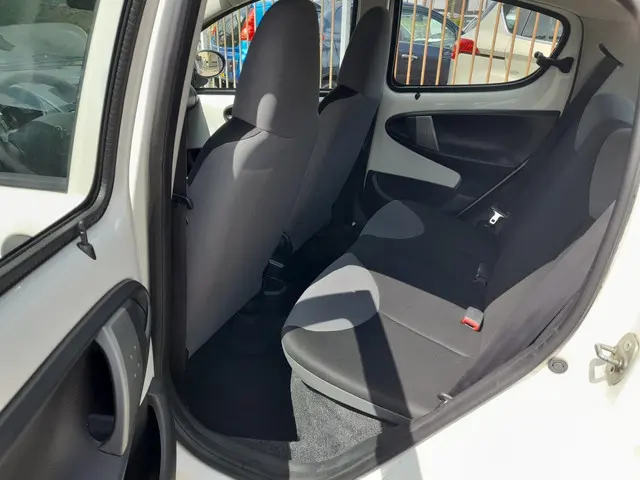 Peugeot 107 1.0 Access Accent 2013 Benzine 4