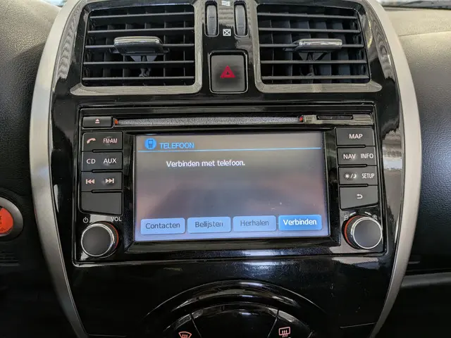 Nissan Micra 1.2 DIG-S Tekna 2013 Benzine 18