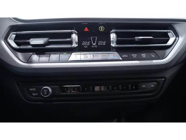 BMW 1 Serie 118i Advantage 2022 Benzine 25